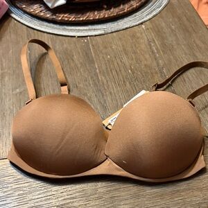 NWT SKIMS Ultimate Jasper Strapless Pushup Bra 30c